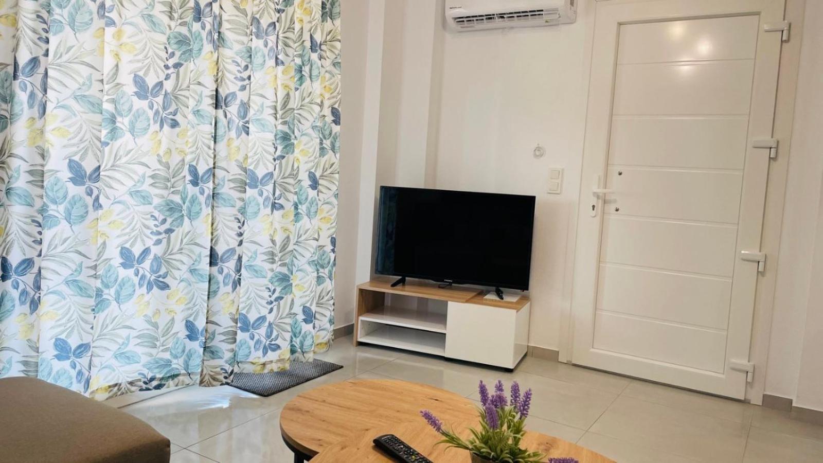 Athina Daire Ofrínion Dış mekan fotoğraf